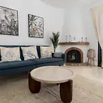 Casa Castillo Nyaraló *