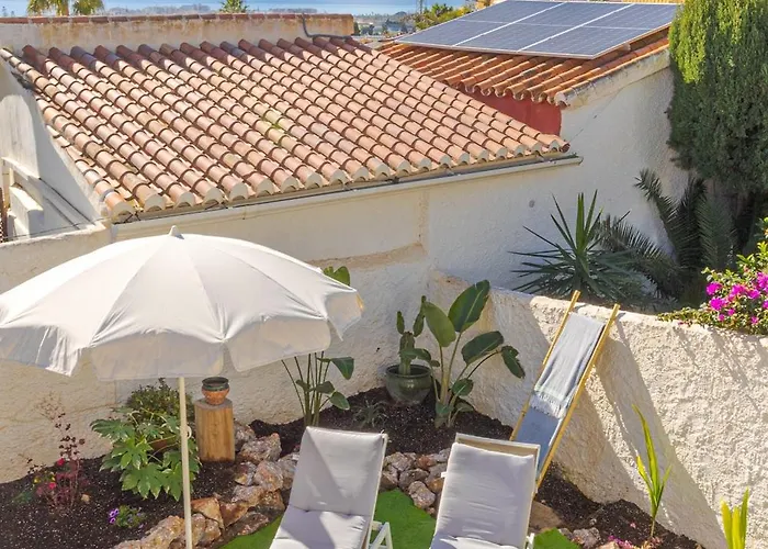 Casa Castillo * Нерха