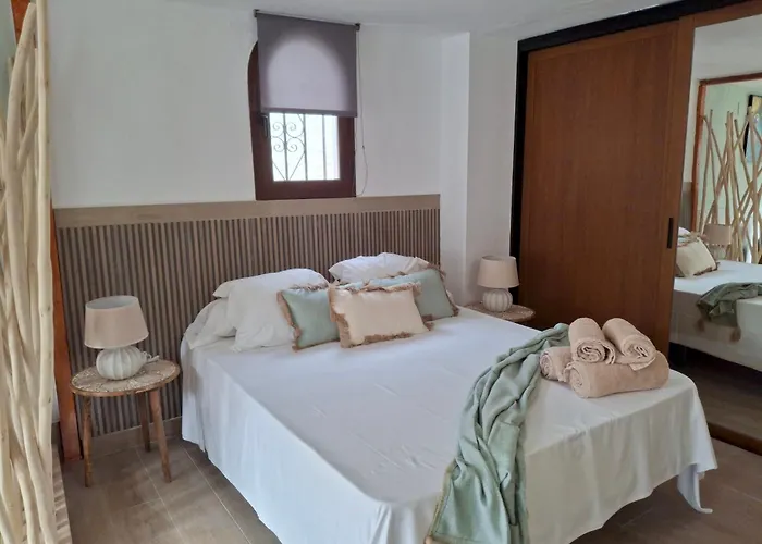 Casa Castillo * Нерха